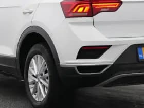 Volkswagen T-Roc roc 1 5 tsi style 6 bak adaptive thumbnail 18