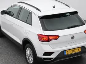 Volkswagen T-Roc roc 1 5 tsi style 6 bak adaptive thumbnail 25