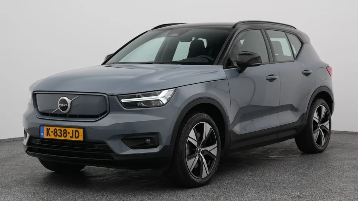 Volvo XC40 recharge p8 awd r design camera adaptive keyless warmtepomp stoel en stuurverw trekhaak — foto 1