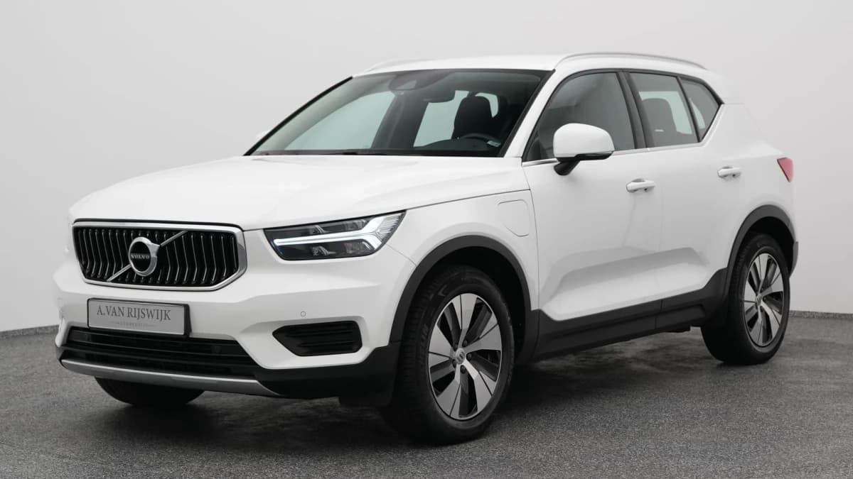 Volvo XC40 1 5 t4 recharge inscription expression camera adaptive — foto 1