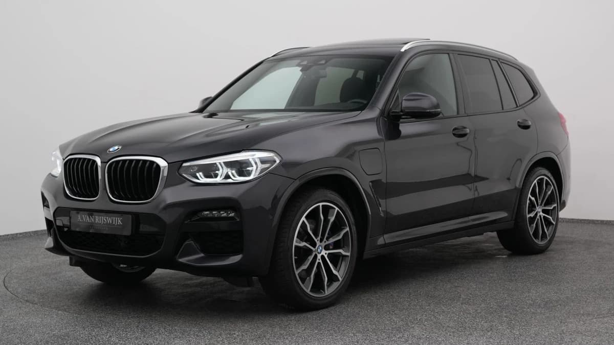 BMW X3 xdrive30e high executive m sport pano camera stoelverwarming — foto 1