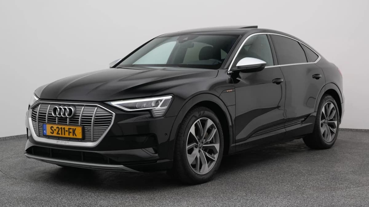 Audi E-tron — foto 1