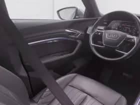 Audi E-tron thumbnail 12