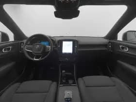 Volvo XC40 thumbnail 3
