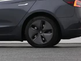 Tesla Model thumbnail 40