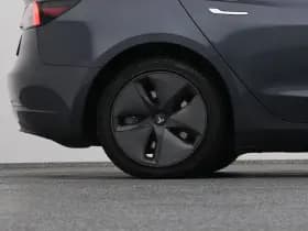 Tesla Model thumbnail 41