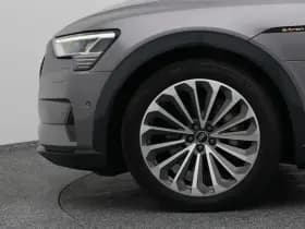 Audi e-tron thumbnail 22