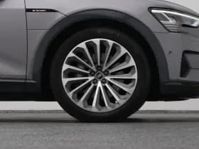 Audi e-tron thumbnail 43