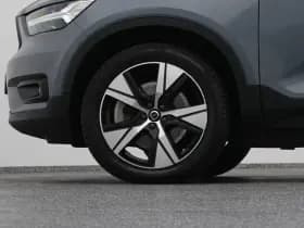 Volvo XC40 thumbnail 40