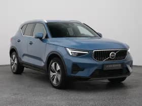 Volvo XC40 thumbnail 2