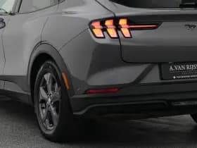 Ford Mustang thumbnail 19