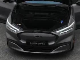 Ford Mustang thumbnail 32