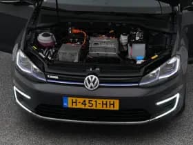 Volkswagen E-Golf thumbnail 32
