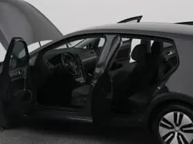 Volkswagen E-Golf thumbnail 34
