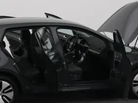 Volkswagen E-Golf thumbnail 35