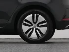 Volkswagen E-Golf thumbnail 41