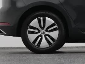 Volkswagen E-Golf thumbnail 42