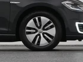 Volkswagen E-Golf thumbnail 43