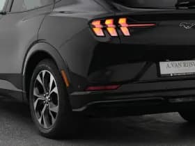 Ford Mustang thumbnail 19