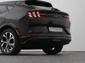 Ford Mustang thumbnail 23