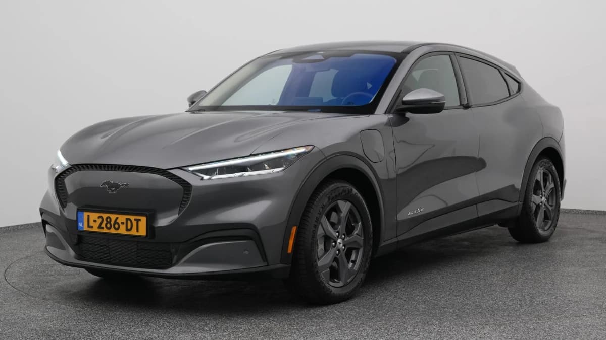 Ford Mustang — foto 1