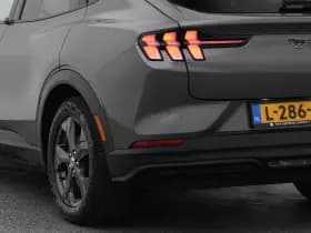 Ford Mustang thumbnail 19