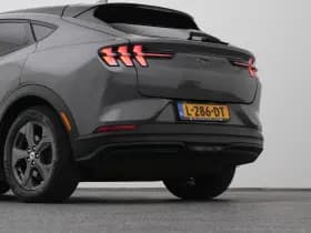 Ford Mustang thumbnail 23