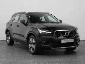 Volvo XC40 thumbnail 2