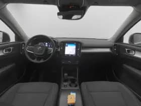 Volvo XC40 thumbnail 3
