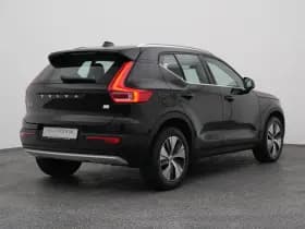 Volvo XC40 thumbnail 6