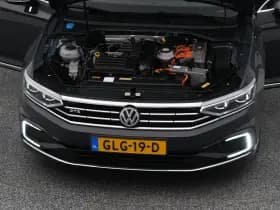 Volkswagen Passat thumbnail 31