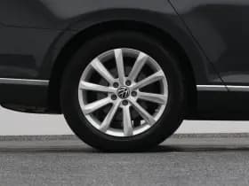 Volkswagen Passat thumbnail 41
