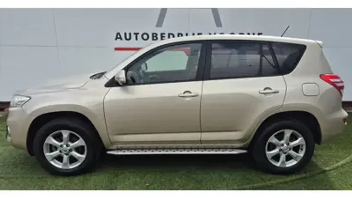 Toyota RAV4 — foto 1