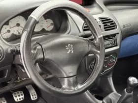 Peugeot 206 CC 1.6-16V | Let op de tekst | "zo mee" | GEEN APK | DAK WERKT NIET thumbnail 7