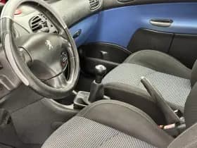 Peugeot 206 CC 1.6-16V | Let op de tekst | "zo mee" | GEEN APK | DAK WERKT NIET thumbnail 8