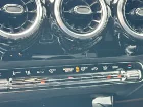 Mercedes-Benz CLA-Klasse Shooting Brake 200 Business Solution AMG thumbnail 19