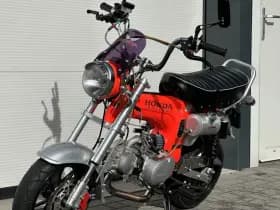 JINCHENG Bromfiets Bromfiets JC50Q (Honda Dax) | Volledig in nieuwstaat!