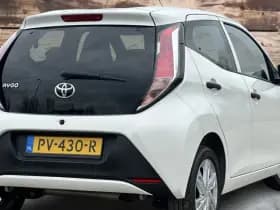 Toyota Aygo 1.0 VVT-i x-fun | NAP | NL Auto | Licht metalen velgen | Cruis | Airco | Bluetooth thumbnail 9