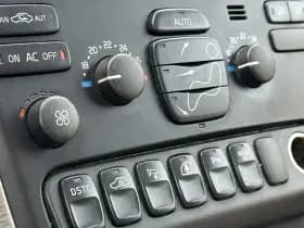 Volvo XC90 2.4 D5 164PK Automaat | Grijs kenteken thumbnail 12