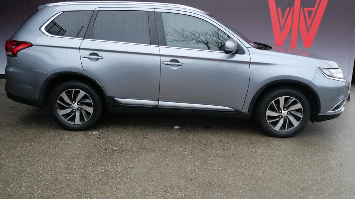 Mitsubishi Outlander 2.0 EDITION | AUTOMAAT | CAMERA | NAVI | TREKHAAK | ALL-SEASON | ALL-IN!! — foto 1