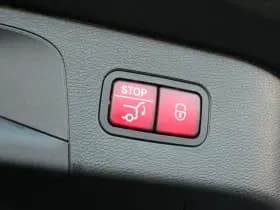 Mercedes-Benz EQC 400 4MATIC AMG 80 kWh | A.C.C | BURMESTER | DAK | TREKHAAK | SOH 94%!! thumbnail 17