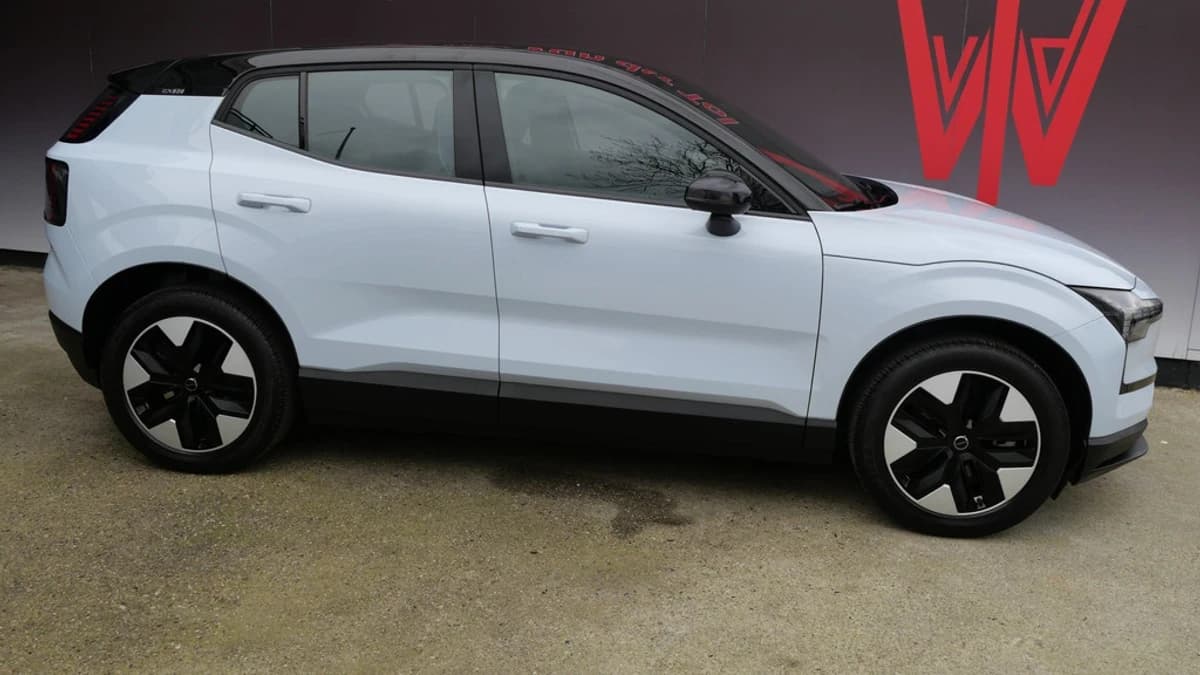 Volvo EX30 Single Motor Plus 51 kWh | HARMAN KARDON | CAMERA | ELEK KLEP | CARPLAY | BTW-AUTO!! — foto 1