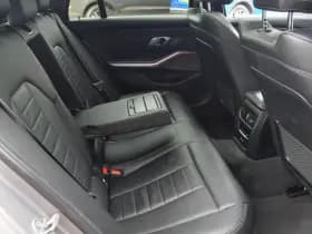 BMW 3 Serie Touring 330i HIGH EXECUTIVE | M-SPORT | PANO | H/K | LASER | TREKHAAK | 1e EIGENAAR!! thumbnail 22