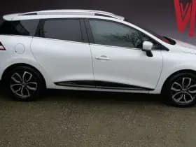 Volvo V70 2.0 T4 POLAR+ | LEER | XENON | TREKHAAK | RIEM V.V | APK 11-2026!! thumbnail 2