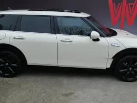 Volvo V70 2.0 T4 POLAR+ | LEER | XENON | TREKHAAK | RIEM V.V | APK 11-2026!! thumbnail 4