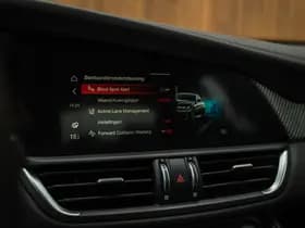 Alfa Romeo Romeo Giulia 2.9 V6 Quadrifoglio MY25 thumbnail 37