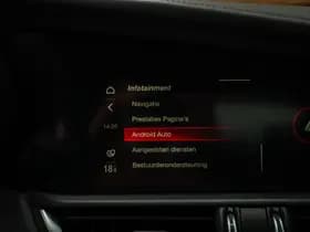 Alfa Romeo Romeo Giulia 2.9 V6 Quadrifoglio MY25 thumbnail 38