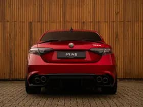 Alfa Romeo Romeo Giulia 2.9 V6 Quadrifoglio MY25 thumbnail 5