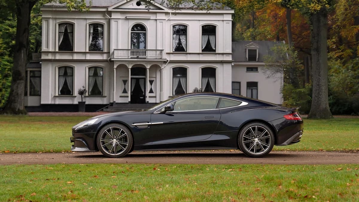 Aston Martin Vanquish 6.0 V12 Touchtronic — foto 1
