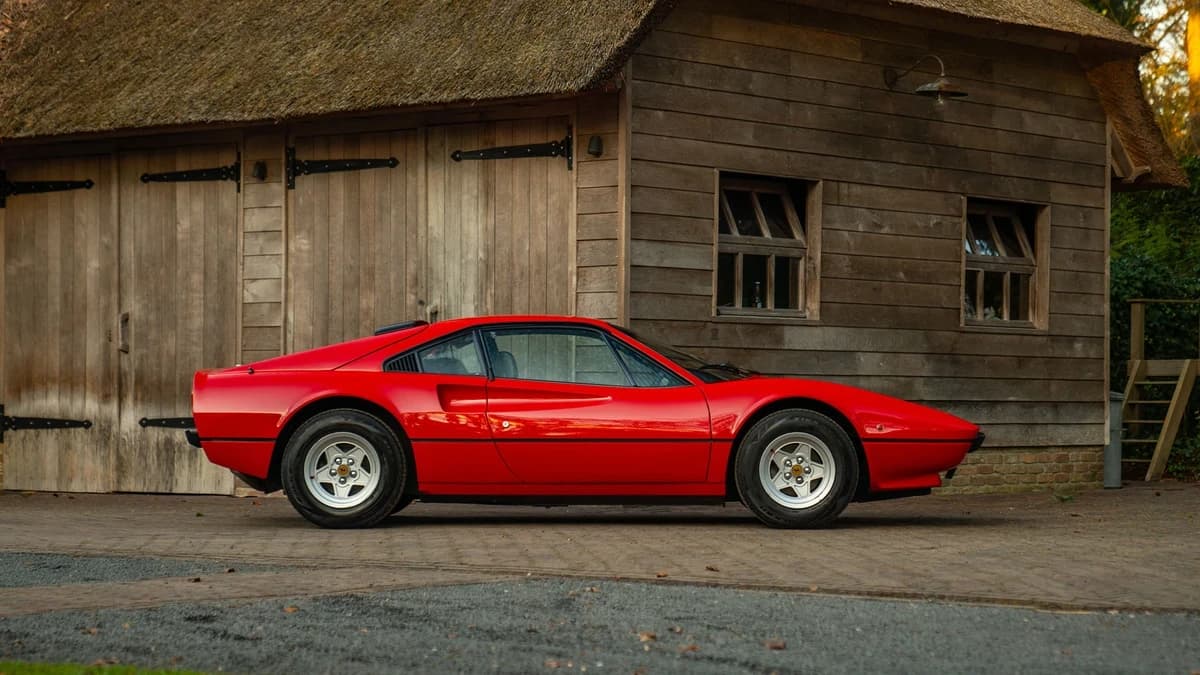 Ferrari 208 GTB — foto 1